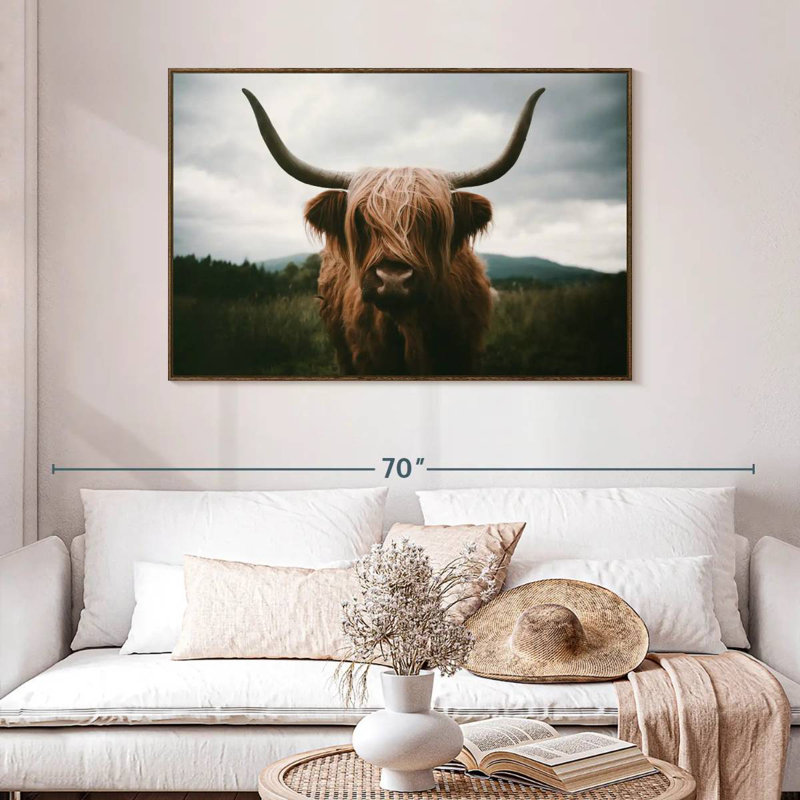 Vache Highland Open Field, 46 po x 31 po, Cadre flottant noyer
