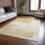 Tapis brun clair intérieur / extérieur en polyester tissé à la machine Kaylani-1240817356