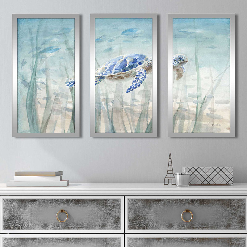 "Tortue sous-marine" par Danhui Nai, impression sur acrylique 3 pièces, H 33,5 po x l 52,5 po x P 1 po