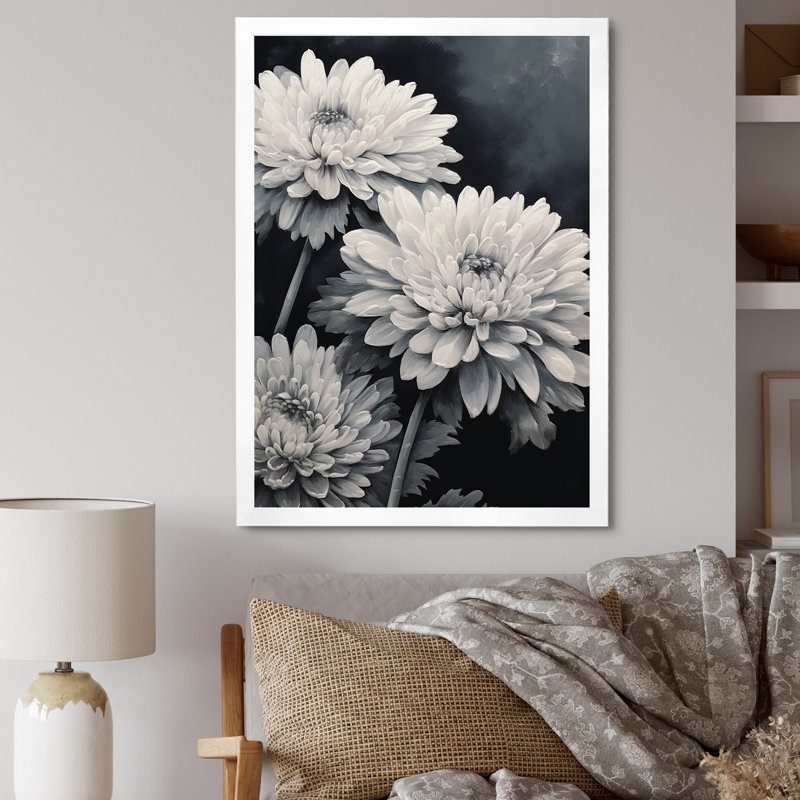 «Mums White» sur 20 nuances de gris foncé sur toile, H 32 po x l 24 po x P 1 po, Cadre simple blanc