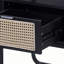 Table d'appoint noire avec plateau en verre