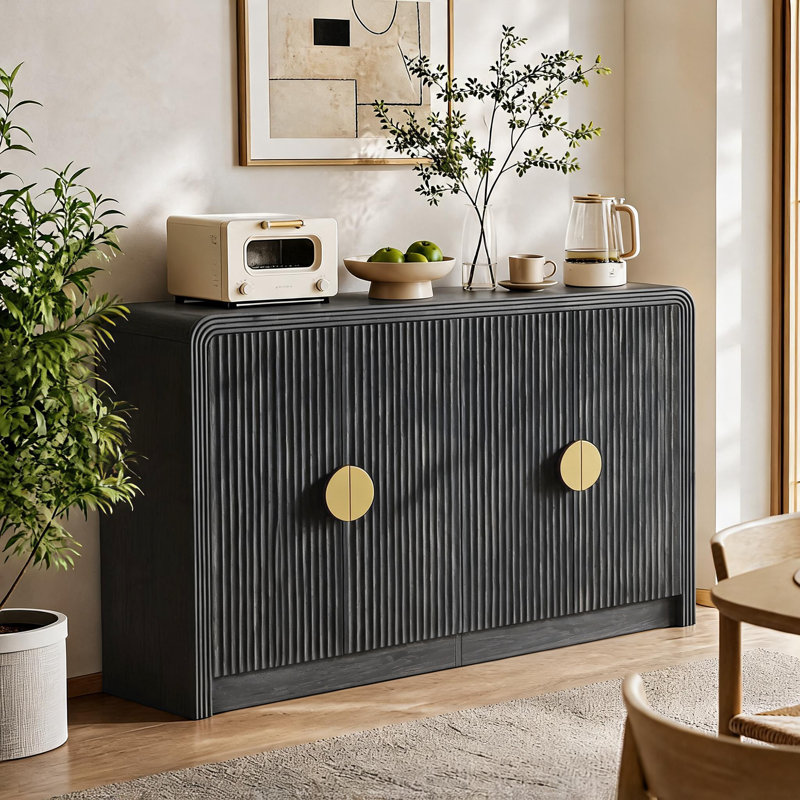 Buffet de 55 po style Mid-Century avec portes à grain ondulé et tablettes réglables, armoire de rangement en noyer foncé pour le salon, le vestibule et le bar