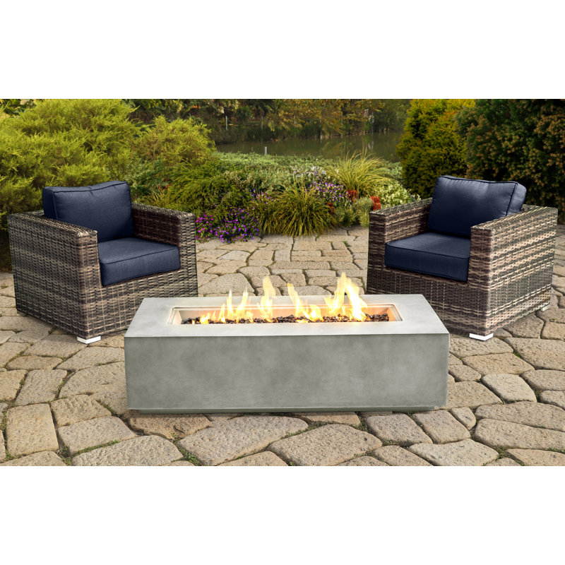 Ensemble de conversation pour 2 personnes avec foyer et coussins Sunbrella Darrione, Bleu marine Sunbrella
