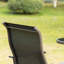 Ensemble de 2 tabourets de bar pivotants d'extérieur avec accoudoirs, chaises de patio à hauteur de bar avec structure en acier pour balcon, bord de piscine, cour