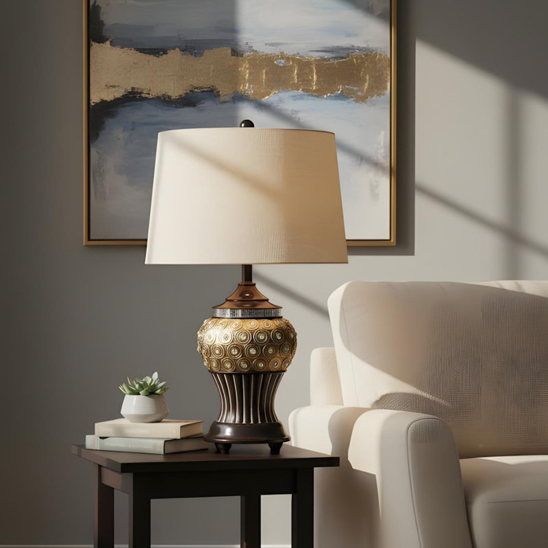 Lampe de table en résine dorée 28,75 pouces Max