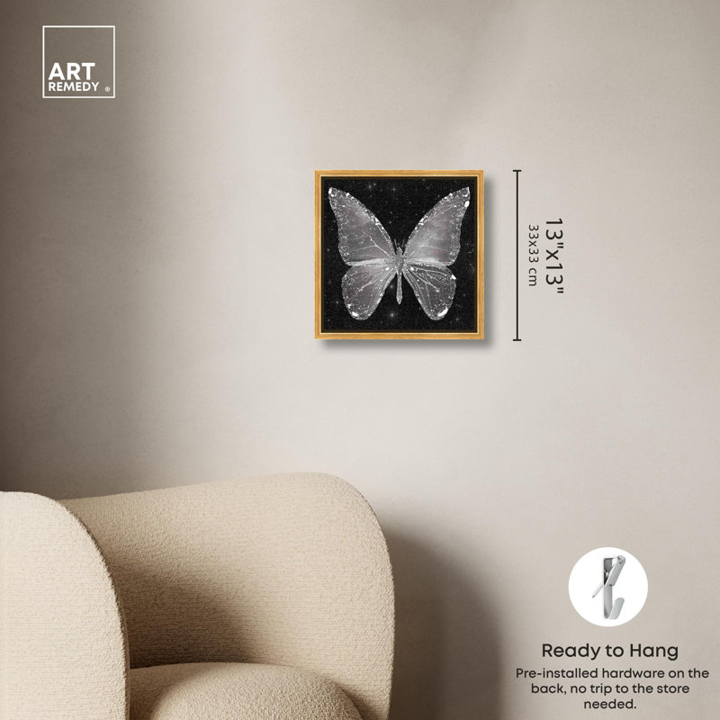 «Sparkling Silver Butterfly» par Art Remedy, Cadre flottant doré, H 13 po x l 13 po x P 1,8 po