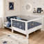 Lit de sol Montessori convertible Briar en bois massif avec barrières de sécurité et fonction lit de jour-135444827-135444828