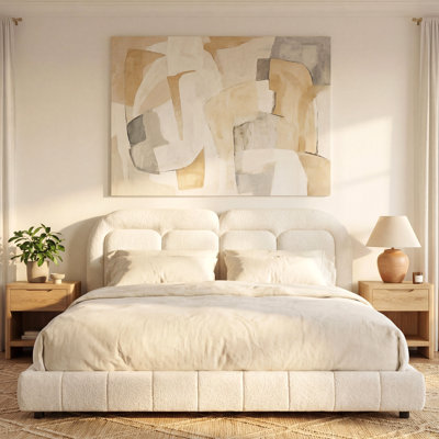 Lit plateforme tapissier très grand avec tête de lit capitonnée Boucle. Très silencieux, support de 800 lb, durable et facile à nettoyer, blanc