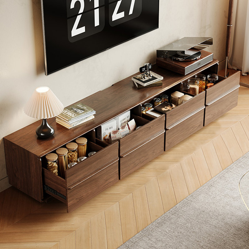Meuble télé en chêne avec quatre tiroirs fermés, H 15,75 po x L 86,61 po x l 15,75 po