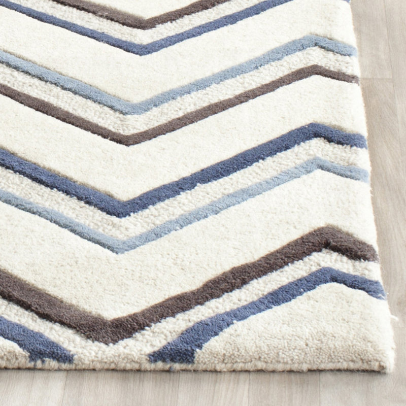 Laquaya Hand Tufted Wool Chevron Rug, Rectangle 2'6" x 4'