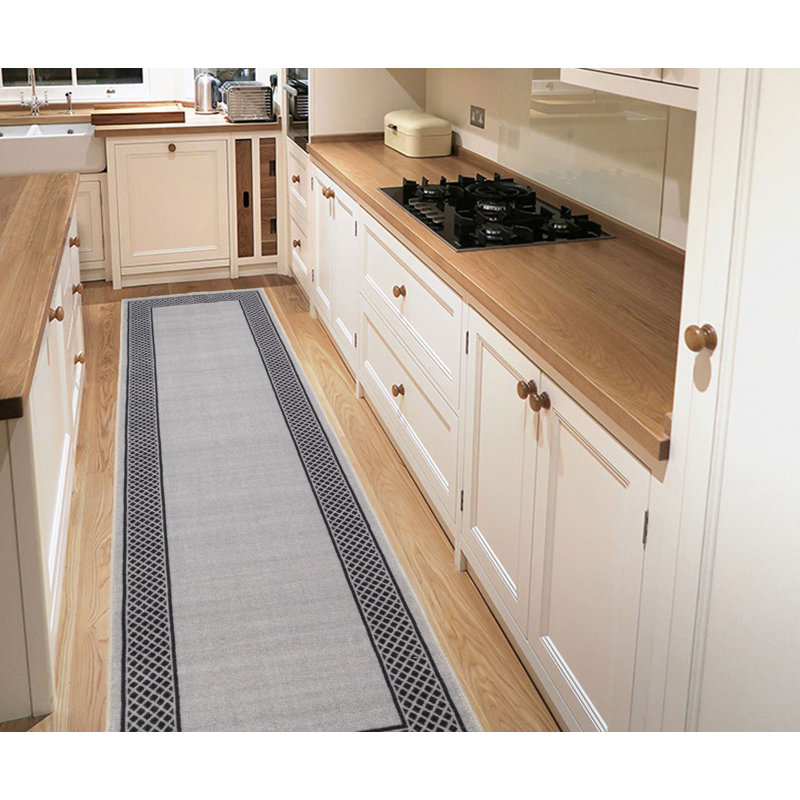 Ikard Geometric Indoor Rug