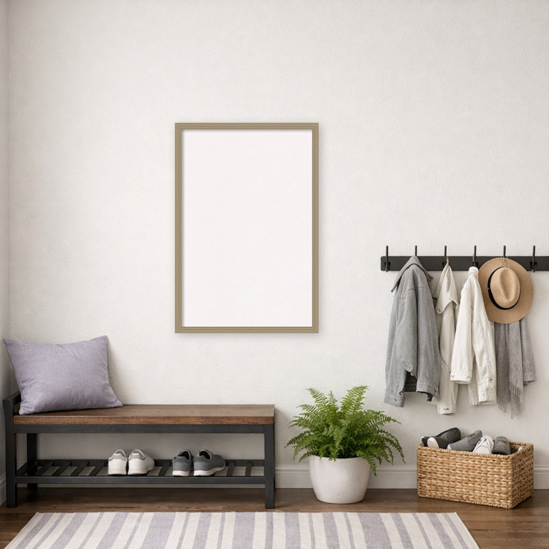 Tableau d'affichage en liège blanc Belmont, cadre argenté vieilli, L 26 po x H 38 po, Argent Belmont