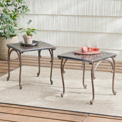 Ensemble de table d'appoint charmant pour l'extérieur