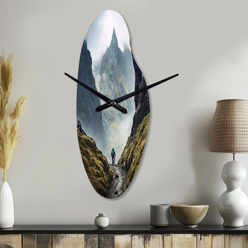 Horloge murale asymétrique Crystelle Mountain Randonnée - Photo III, Moyenne