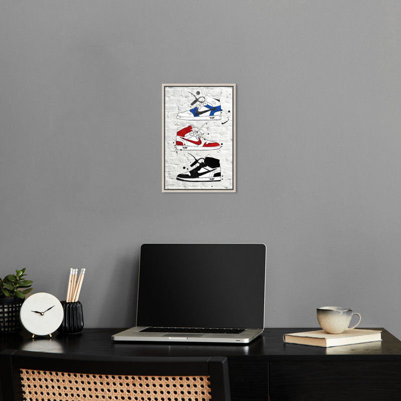 Art mural de style urbain, Collection primaire Sneaker par Notoriart, Cadre argenté, H 55 po x l 37 po
