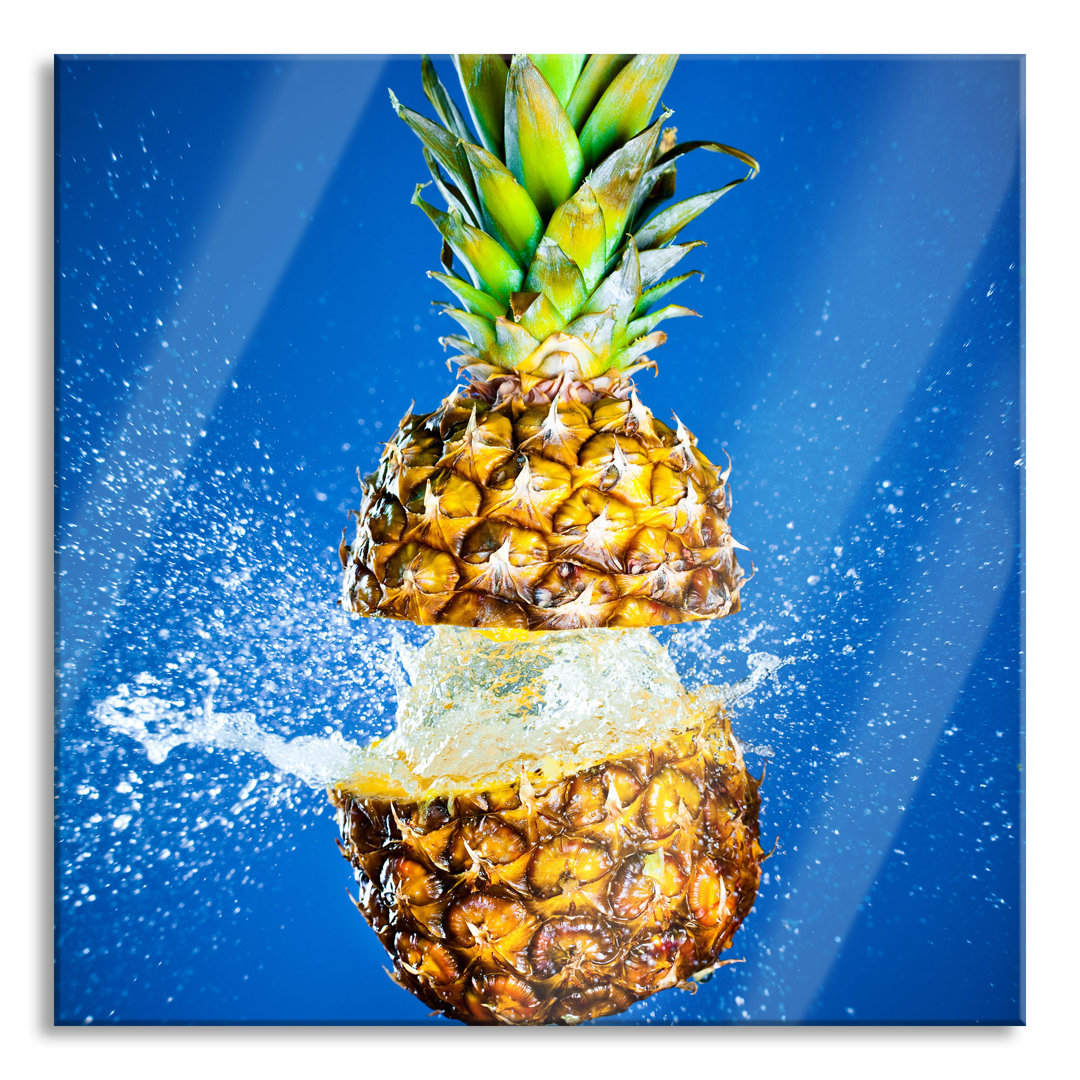 Glasbild "Ananas mit Wasser besprüht"