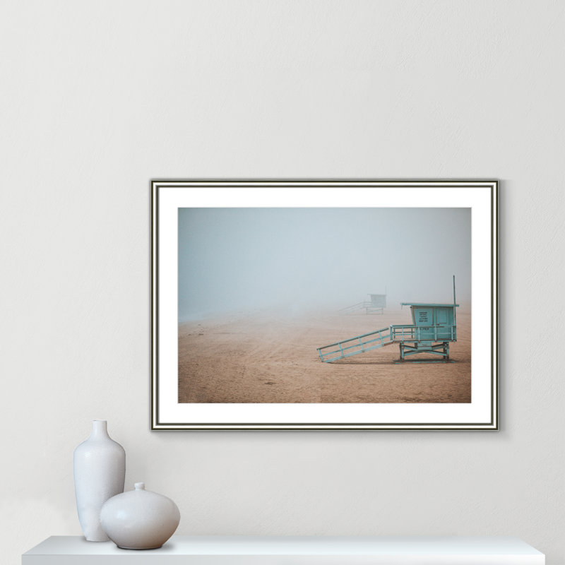 Manhattan Beach par Nathan Dumlao - reproduction d'art sur papier encadrée, Argent, H 26,75 po x l 36,75 po x P 0,88 po