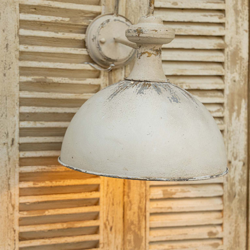 Applique murale rétro au design élégant, parfaite pour ajouter chaleur et charme à votre maison