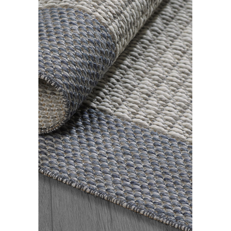Swigert Solid Colour Machine Made Indoor / Outdoor Area Rug, Rectangle 3'11" x 5'10"