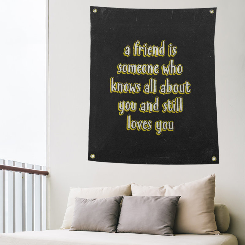 Tapisserie tableau en polyester «Love and Friendship», H 80 po x l 59 po, Jaune