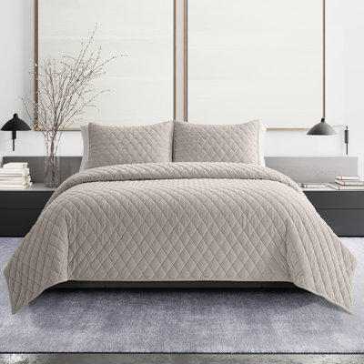 Vera Wang Diamond Velvet Quilt Set