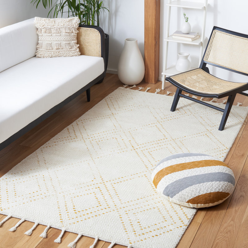 Casablanca Hand Loomed Wool/Cotton Geometric Rug in Beige, Rectangle 4' x 6'