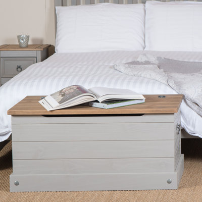 Berkhamsted Large Blanket Chest, Solid Pine, Corona Design