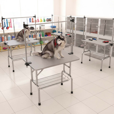 Table de toilettage pour animaux 36 po avec bras réglable, structure en acier inoxydable, surface en caoutchouc antidérapante, gris argenté