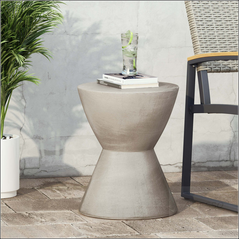 Table d'appoint Hourgo MGO avec finition en béton lisse