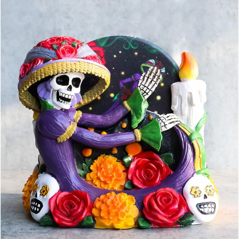 Ilora Figurines & Sculptures