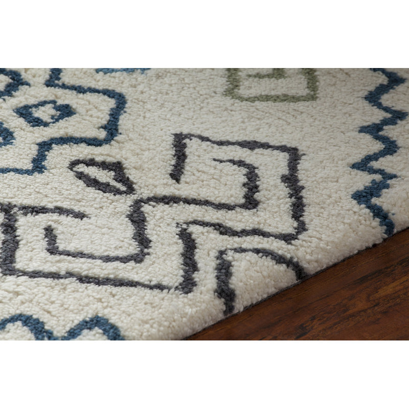Arcon Wool Southwestern Area Rug in Cream, 5' x 7'6"