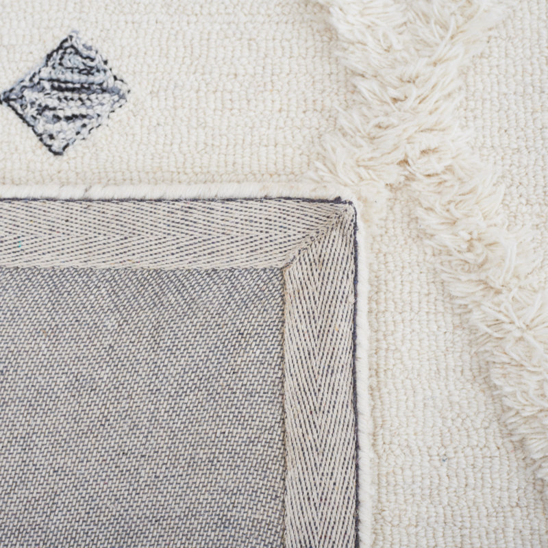 Aalam Hand Tufted Wool/Cotton Geometric Rug in Ivory/Black, Rectangle 5' x 8'