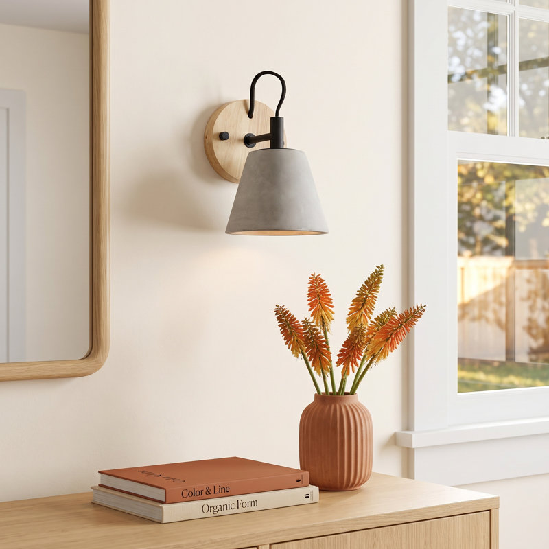Niki Armed Sconce