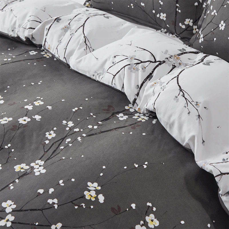 Oswaldo Duvet Cover with Pillow Shams