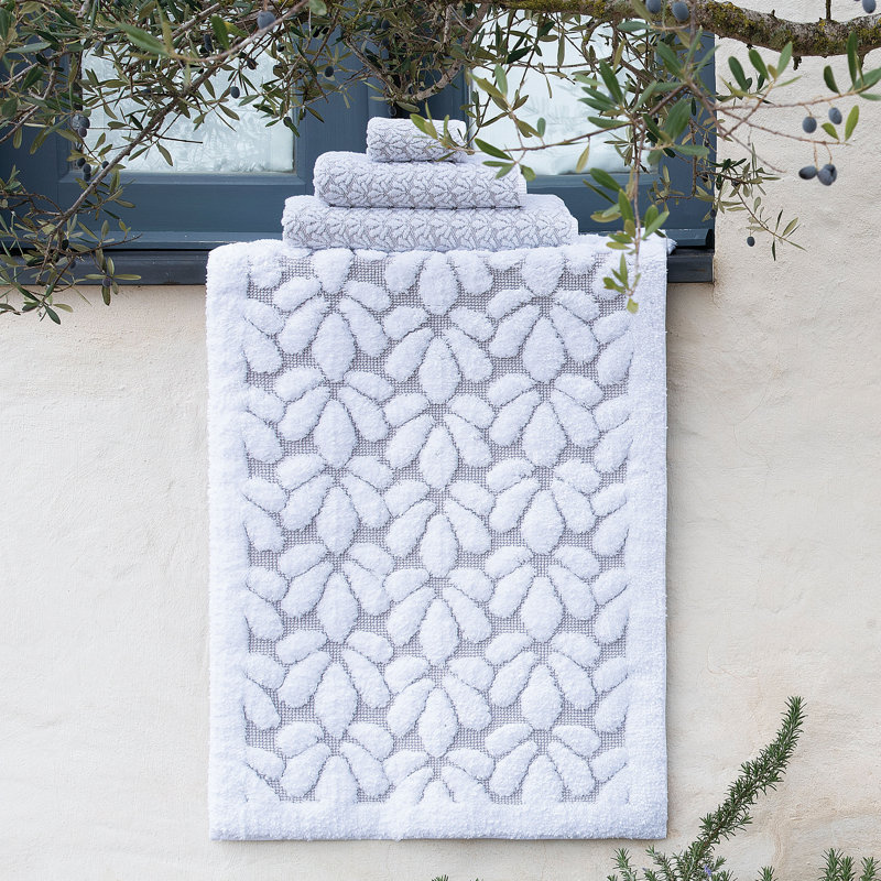 Grace Floral Bath Rug, 24" W x 39" L