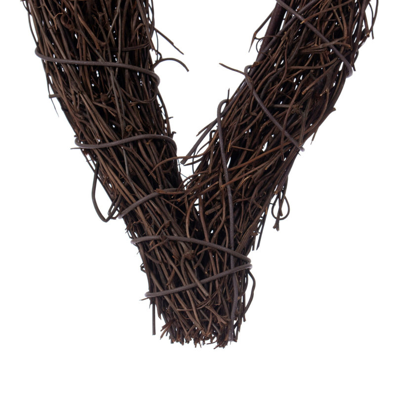 Vickerman 23"H x 12"W Carrot Outline Wreath. Made of natural twigs.
