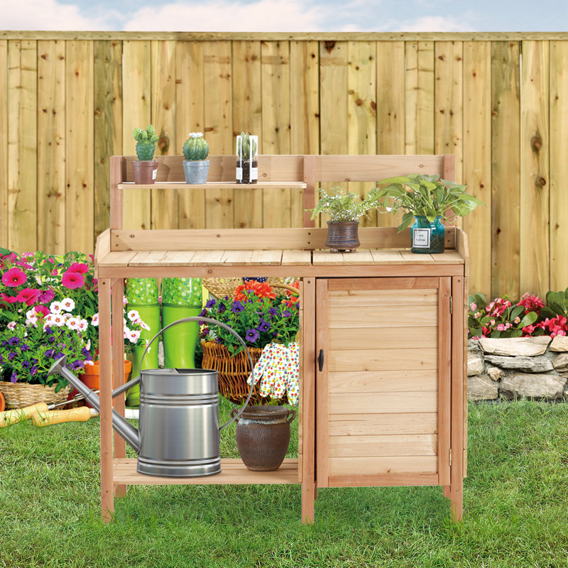 Table de table d'extérieur en bois avec évier