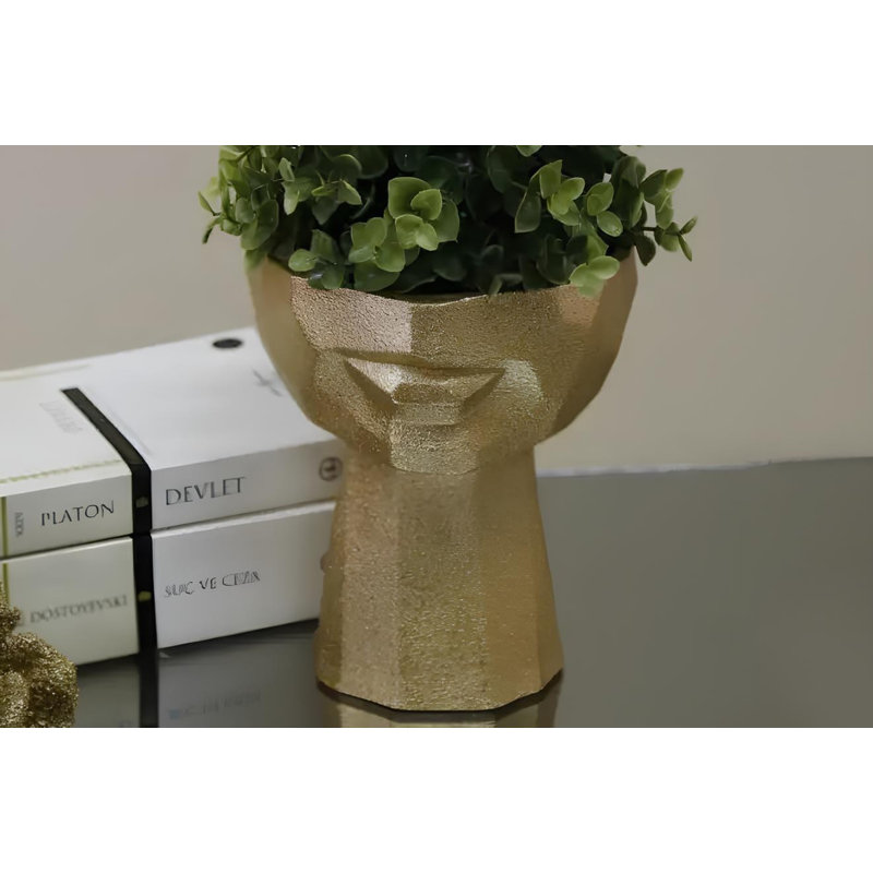 Darneisha Figurines & Sculptures, Gold