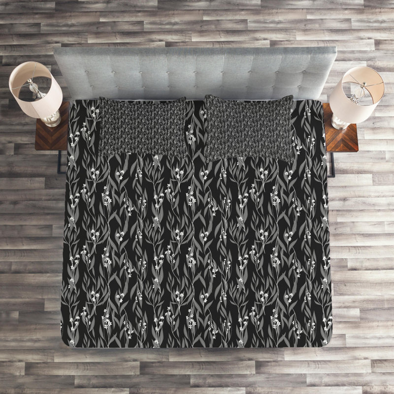 Farmhouse / Country Polyester Floral Coverlet, King Bedspread + 2 Shams