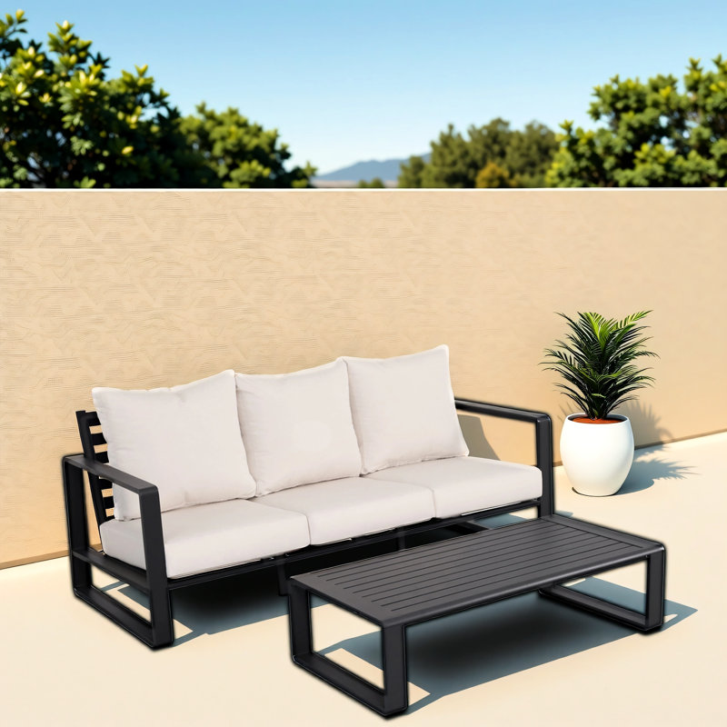 Trois avec table basse rectangulaire, coussin confortable gris, coussins confortables et confortables en aluminium, structure solide