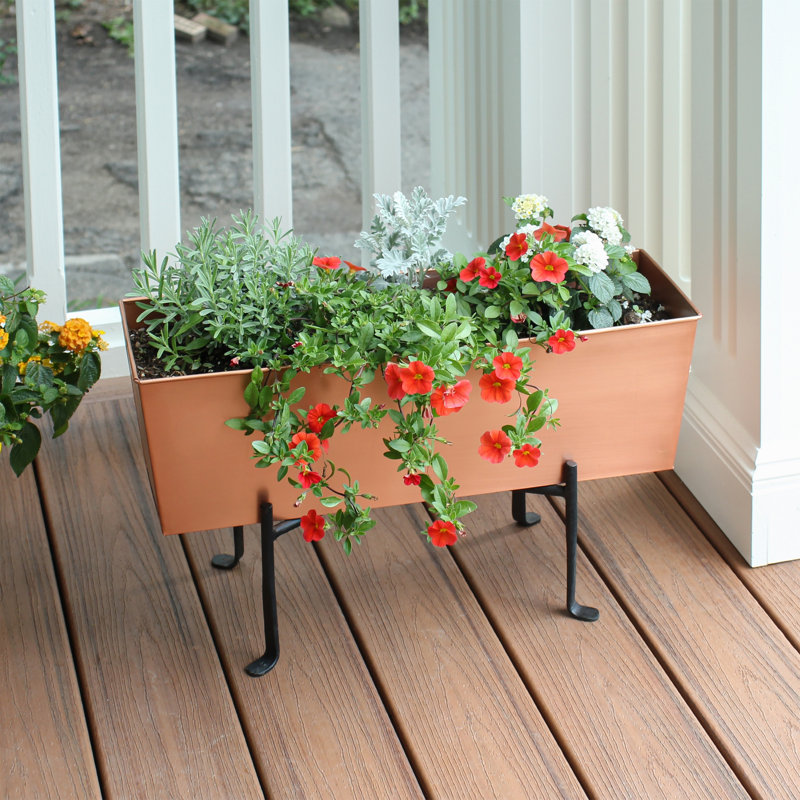 Nayson Metal Elevated Planter