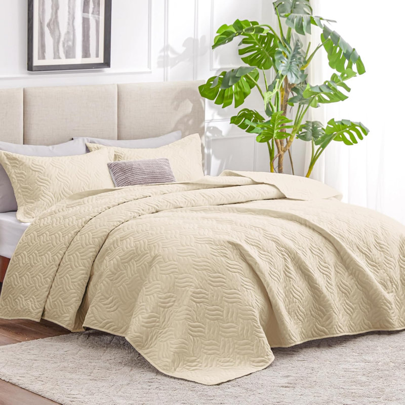 King Size Quilt Bedding Set Camel Bedspreads - Bed Summer Quilt Lightweight Microfiber Bedspread- Wave Pattern Bedding Coverlet For All Season - 3 Piece (1 Quilt, 2 Pillow Shams)