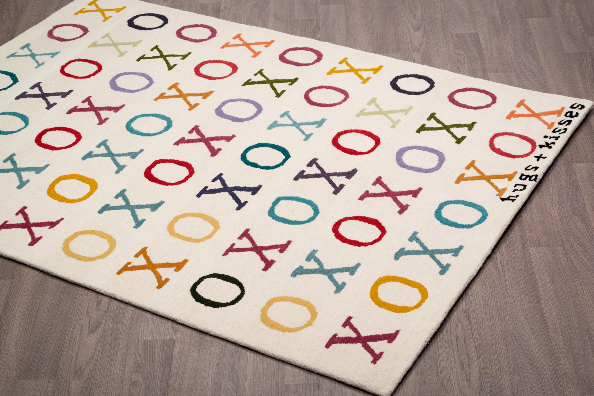 Trinx Azahara 5'' X 8'' XOXO Hugs + Kisses Multi Color Hand Tufted Wool ...