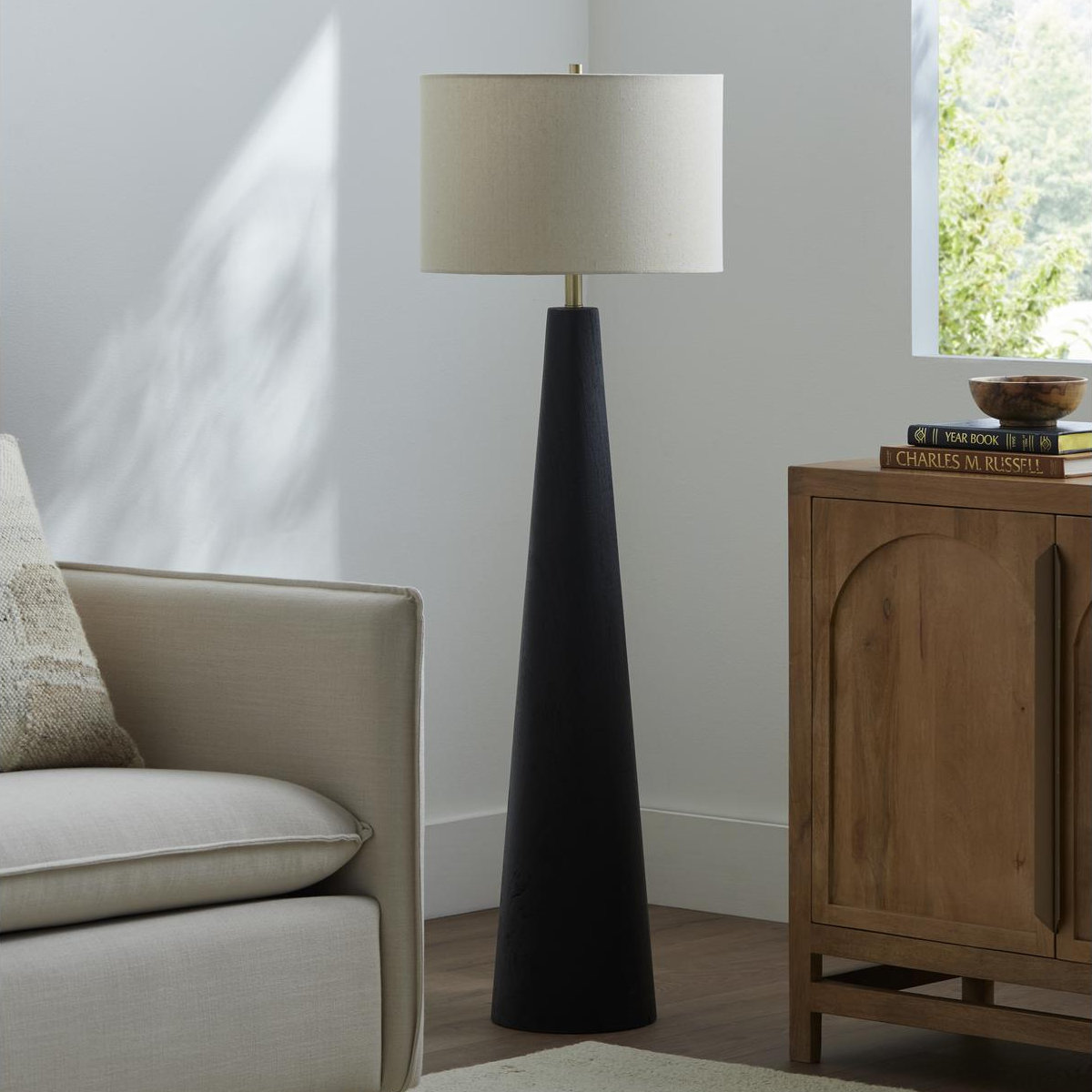 Vaila 53" Floor Lamp, Black