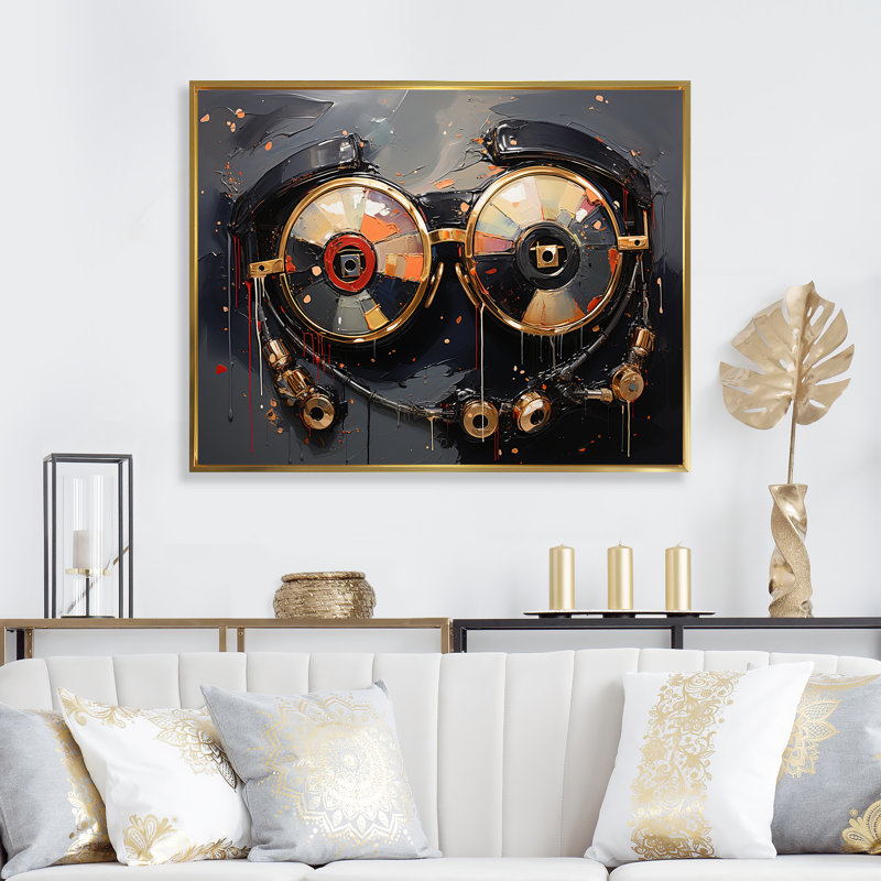 Futuriste élégance lunettes de soleil II - art mural Chanel, Cadre flottant doré, H 24 po x l 32 po x P 1 po