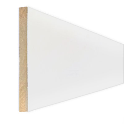 Moulure de plinthe 5-1 / 4 "apprêtée Craftsman