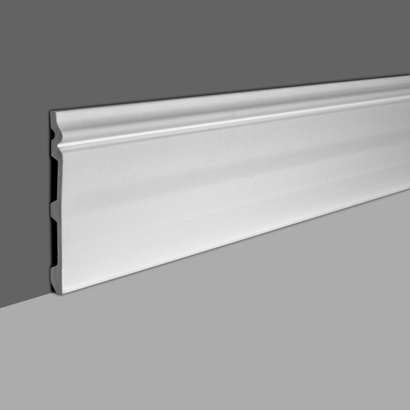 Plastique, base blanche en plastique de 0,63 po d'épaisseur x 7,75 po de largeur x 96 po de longueur