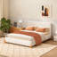 Lit capitonné élégant, une pièce maîtresse de chambre à coucher luxueuse et confortable, pleine grandeur-986793084