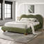 Lit olive contemporain, très grand lit oriental, revêtement en velours bouclé, bois d'hévéa massif et bois d'ingénierie, structure à profil bas, bois d'hévéa, lit pour chambre à coucher