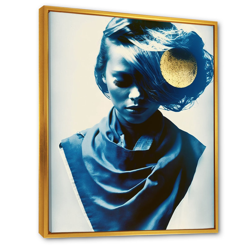 «Emiri Avant Garde», modèle en or et rétro bleu sur toile, H 20 po x l 12 po x P 1 po, Cadre flottant doré